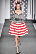 desfile-moschino-milaoverao2011rtw-102
