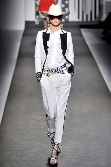 desfile-moschino-milaoverao2011rtw-105
