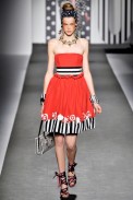 desfile-moschino-milaoverao2011rtw-106