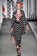 desfile-moschino-milaoverao2011rtw-107