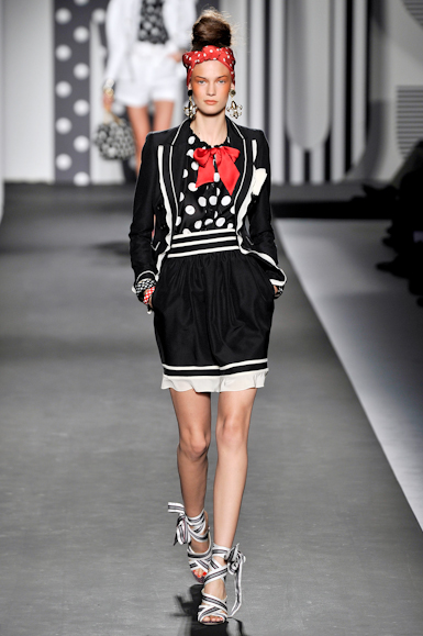 desfile-moschino-milaoverao2011rtw-110