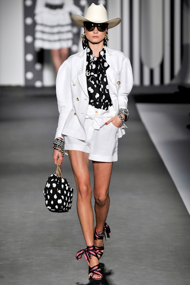 desfile-moschino-milaoverao2011rtw-111