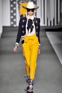 desfile-moschino-milaoverao2011rtw-113