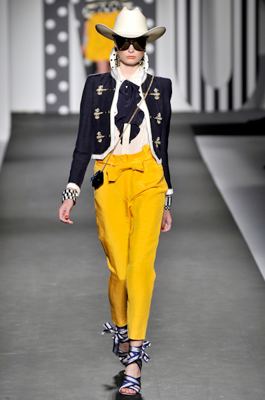desfile-moschino-milaoverao2011rtw-113