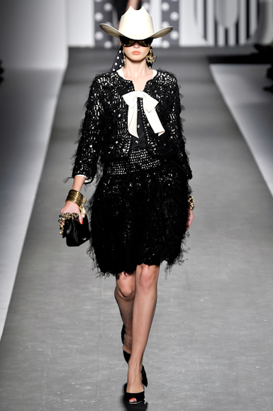 desfile-moschino-milaoverao2011rtw-119