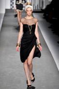 desfile-moschino-milaoverao2011rtw-120