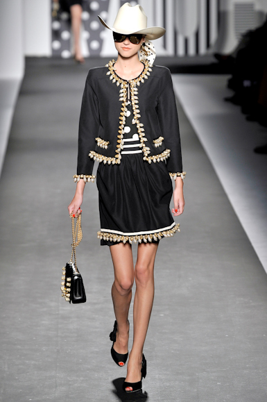 desfile-moschino-milaoverao2011rtw-121