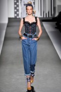 desfile-moschino-milaoverao2011rtw-128