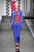 desfile-moschino-milaoverao2011rtw-138