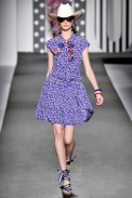 desfile-moschino-milaoverao2011rtw-141