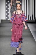 desfile-moschino-milaoverao2011rtw-145