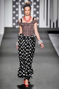 desfile-moschino-milaoverao2011rtw-147
