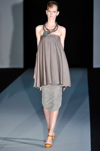 desfile-armani-milaoverao2011rtw-104