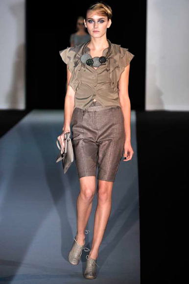 desfile-armani-milaoverao2011rtw-107