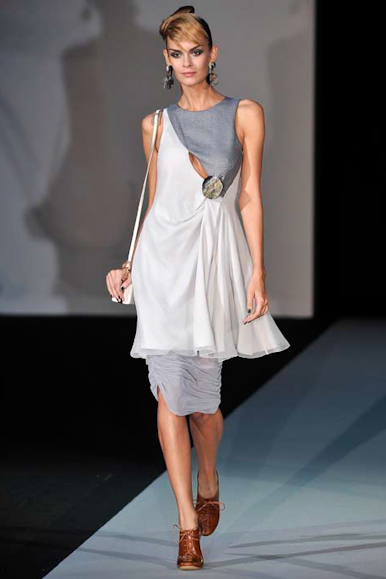 desfile-armani-milaoverao2011rtw-109
