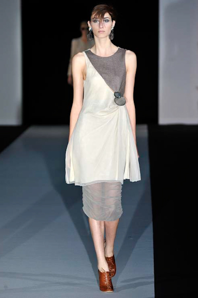 desfile-armani-milaoverao2011rtw-110