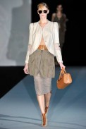 desfile-armani-milaoverao2011rtw-111