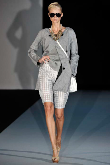 desfile-armani-milaoverao2011rtw-118
