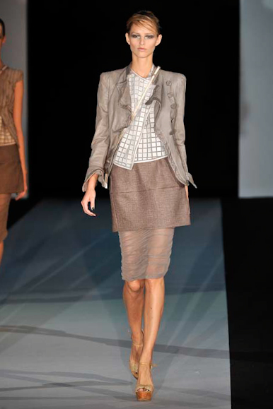 desfile-armani-milaoverao2011rtw-120