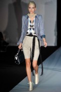 desfile-armani-milaoverao2011rtw-131