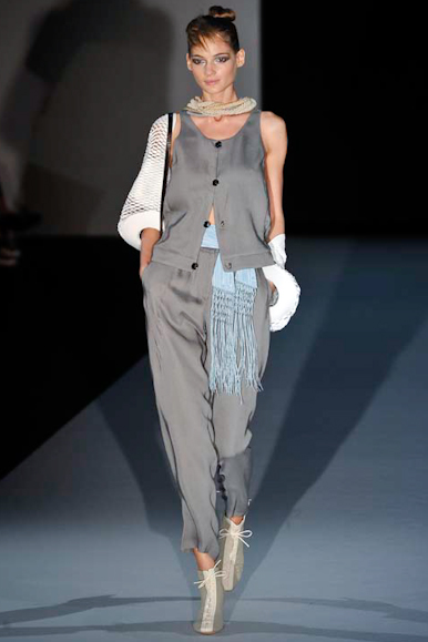 desfile-armani-milaoverao2011rtw-133