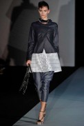 desfile-armani-milaoverao2011rtw-135