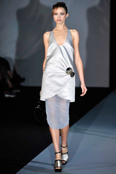 desfile-armani-milaoverao2011rtw-140