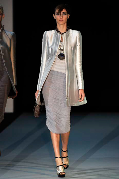 desfile-armani-milaoverao2011rtw-142