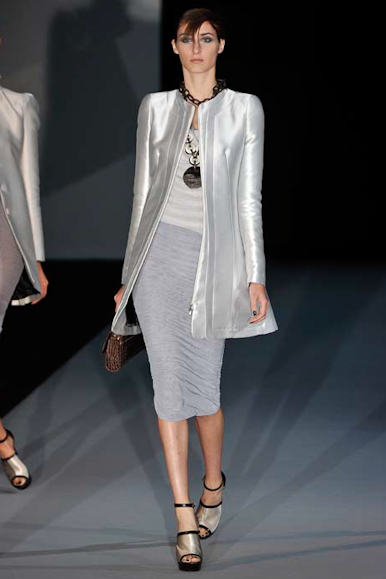 desfile-armani-milaoverao2011rtw-143