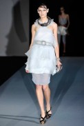 desfile-armani-milaoverao2011rtw-147