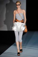 desfile-armani-milaoverao2011rtw-148