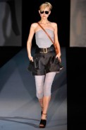 desfile-armani-milaoverao2011rtw-149