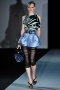 desfile-armani-milaoverao2011rtw-150