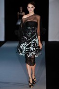 desfile-armani-milaoverao2011rtw-151