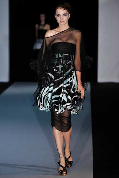 desfile-armani-milaoverao2011rtw-151