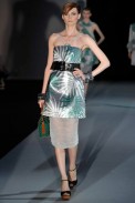 desfile-armani-milaoverao2011rtw-159