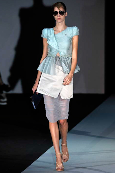 desfile-armani-milaoverao2011rtw-162