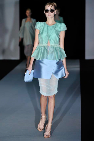 desfile-armani-milaoverao2011rtw-163