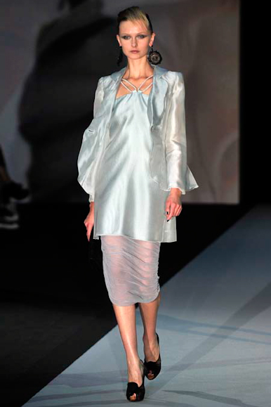 desfile-armani-milaoverao2011rtw-164