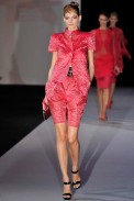 desfile-armani-milaoverao2011rtw-171