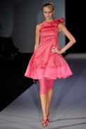 desfile-armani-milaoverao2011rtw-173
