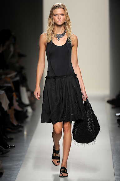 desfile-bottegaveneta-milaoverao2011rtw-102