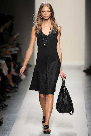 desfile-bottegaveneta-milaoverao2011rtw-104