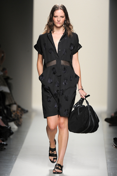 desfile-bottegaveneta-milaoverao2011rtw-106
