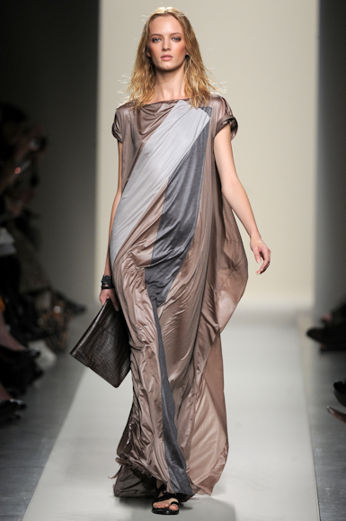 desfile-bottegaveneta-milaoverao2011rtw-110