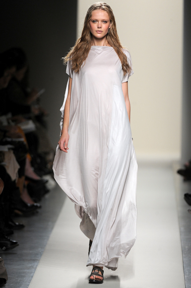desfile-bottegaveneta-milaoverao2011rtw-111