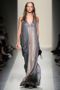 desfile-bottegaveneta-milaoverao2011rtw-112