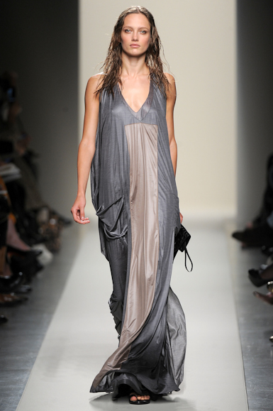 desfile-bottegaveneta-milaoverao2011rtw-112
