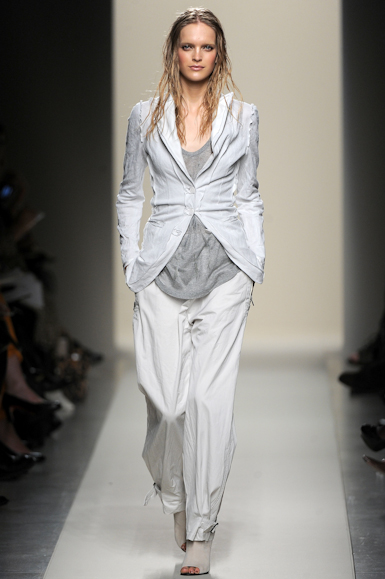 desfile-bottegaveneta-milaoverao2011rtw-127