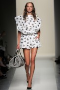 desfile-bottegaveneta-milaoverao2011rtw-133